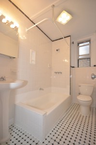 123-Waverly-8A-Bath-web