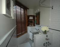 13-morton-street-apt-1-bath-web.jpg