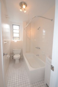 123-Waverly-6C-Bath-web